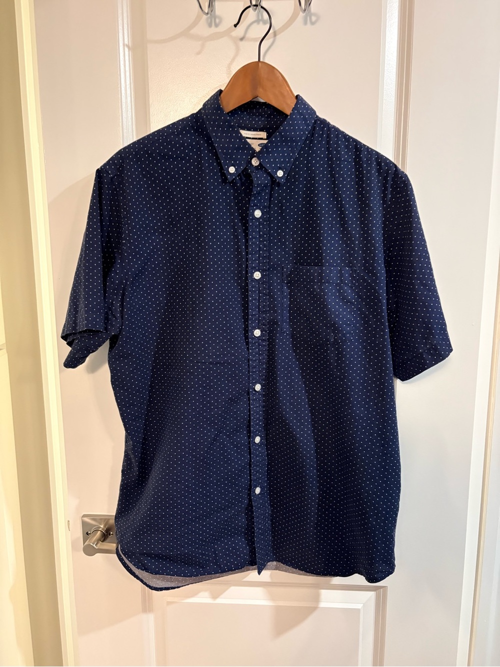 Old Navy Navy Short-Sleeve Button-Down Shirt with Micro Dot Print